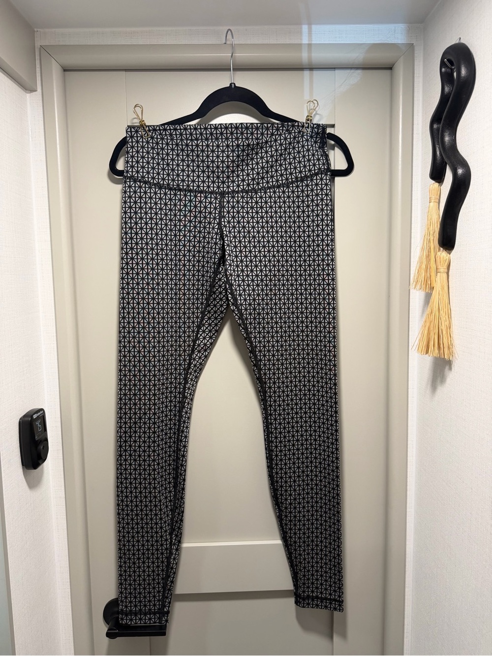 NWOT lululemon athletica Black & White Geometric Pattern Leggings